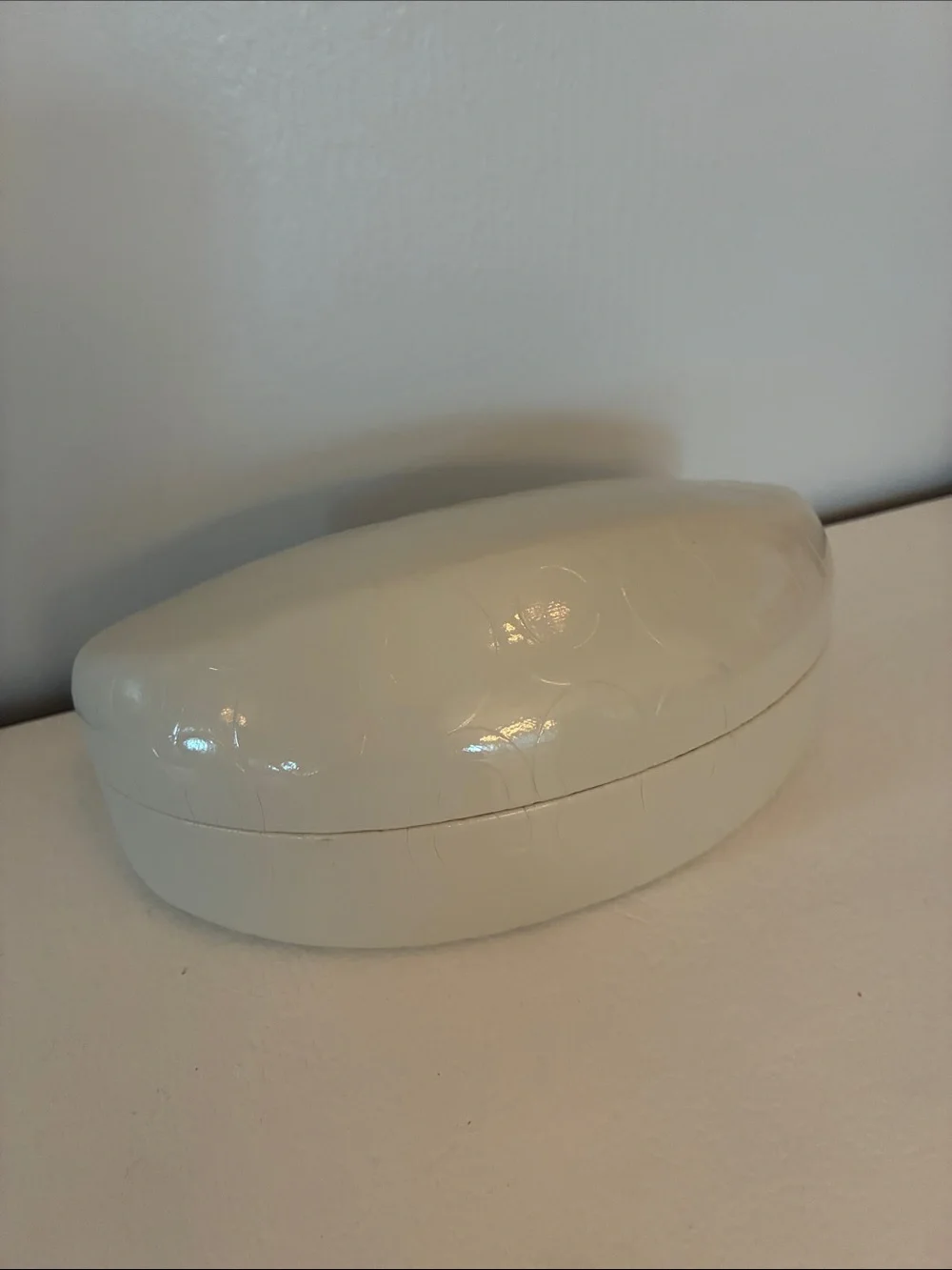 Coach Cream Eyewear Case with brown Cleaning Cloth